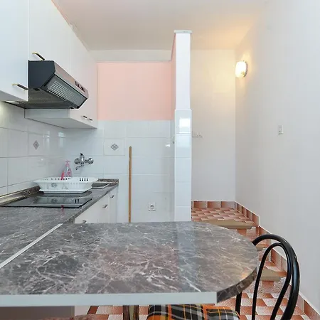 Plominska 938 Apartman *
