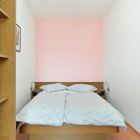 Plominska 938 Apartman *